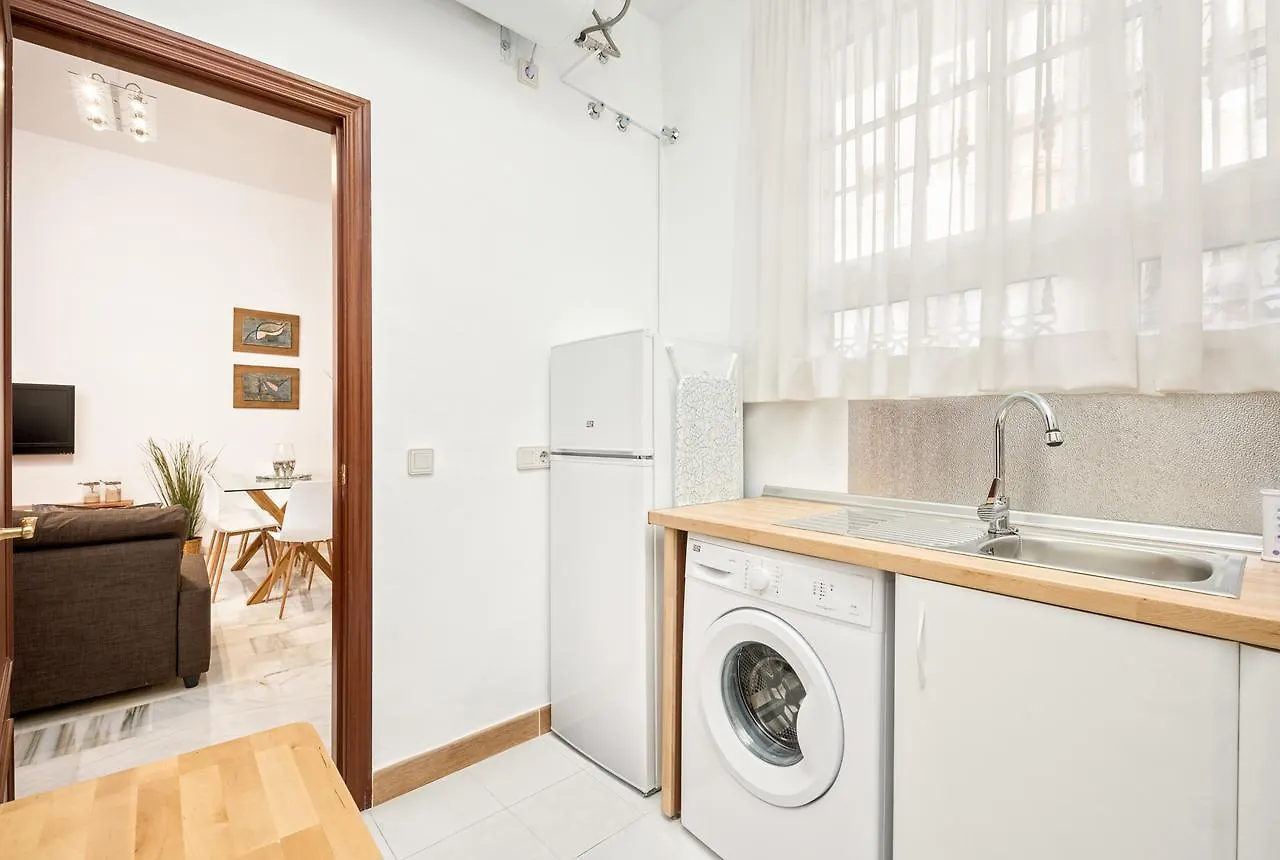 Iloftmalaga Carreteria - Rosaleda Apartment 0*, Malaga