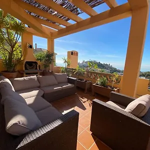 villa-espectacular-atico-duplex-con-2-terrazas-piscina.1costadelsol.com/